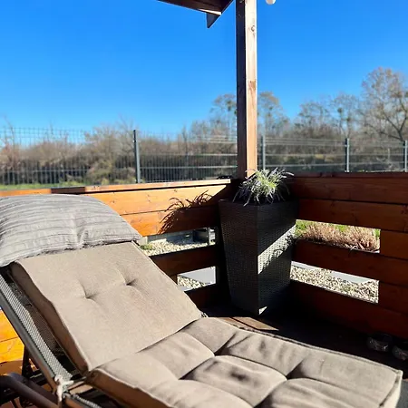 Letniskowy Z Jacuzzi Nad Rzeka Bzura Zukow (Sochaczew)