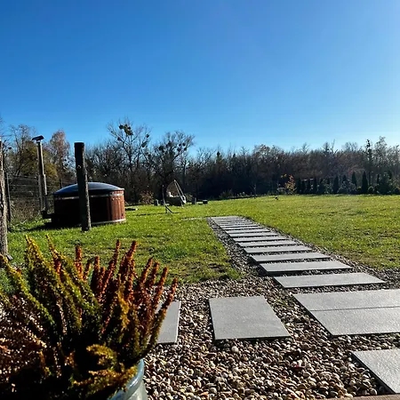 Hébergement de vacances Letniskowy Z Jacuzzi Nad Rzeka Bzura *