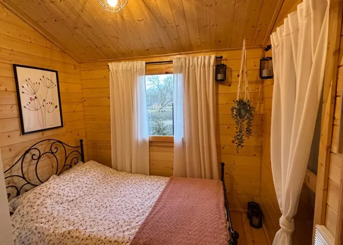 Semesterbostad Letniskowy Z Jacuzzi Nad Rzeka Bzura *