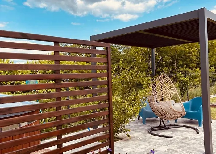 Semesterbostad Letniskowy Z Jacuzzi Nad Rzeka Bzura